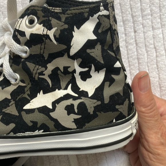Converse AS Hi Sneaker Black White Shark Canvas kids Sharks Pattern 666888F - Picture 9 of 11